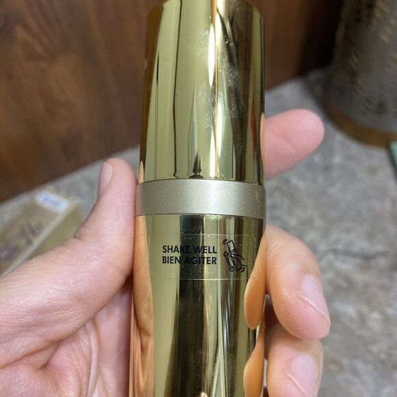 Stila Hide & Chic Fluid Foundation 1oz In Shade Tan 2 NWOB - Picture 4 of 5